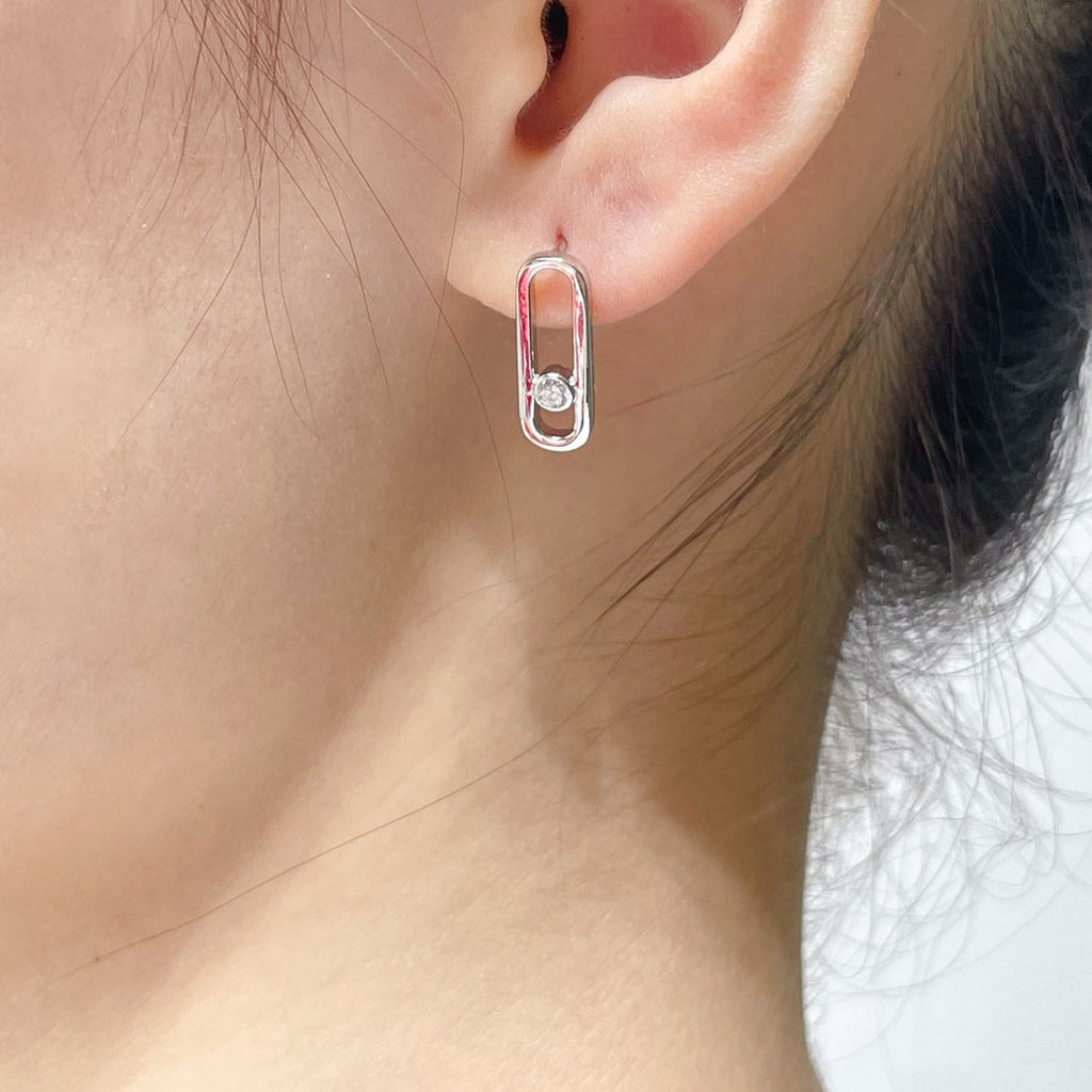 [Twinkle ]MOVE UNO SMALL 1 DIAMOND EARRINGS
